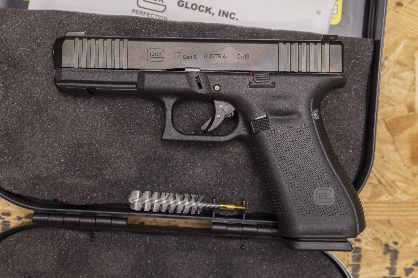 GLOCK 17 Gen5 9mm Police Trade-ins with Night Sights (New in Box)